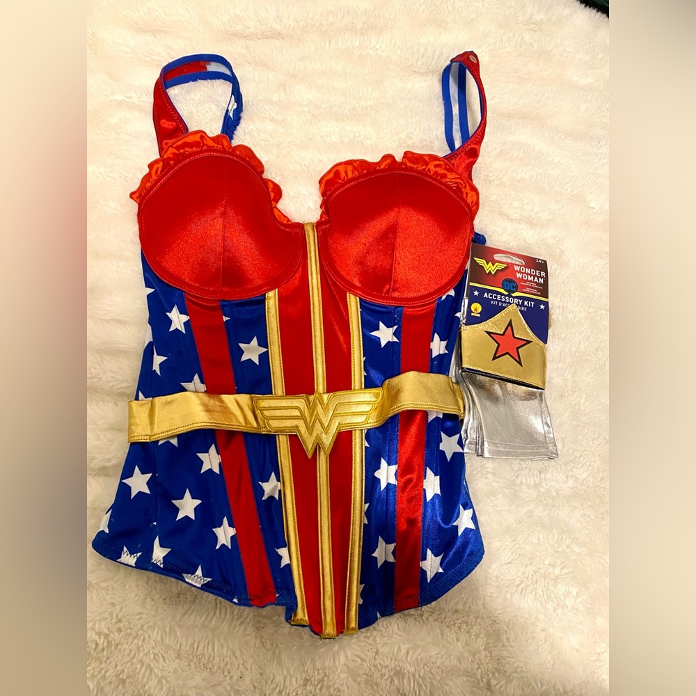 Wonder Woman Halloween Costume Corset & Wristbands